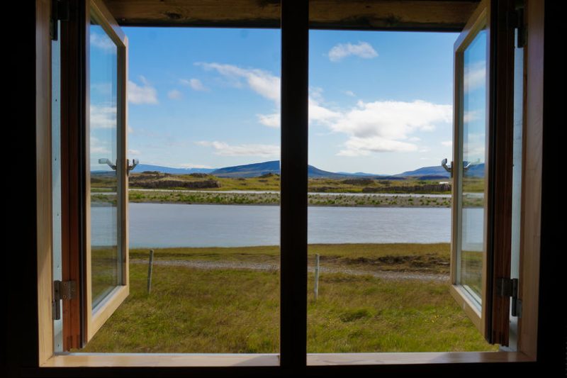 Straumar_hus_inni_svefnherbergi_utsyni